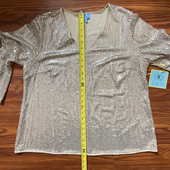 NWT Sparkly Sequin Three Quarter Flare Bell Sleeve Party Vneck Top - Picture 7 of 8